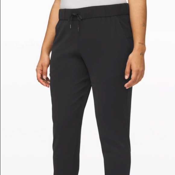 Lululemon On The Fly Black Woven Joggers - Picture 4 of 9
